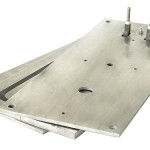 Machined plate heater with replaceable sq heater